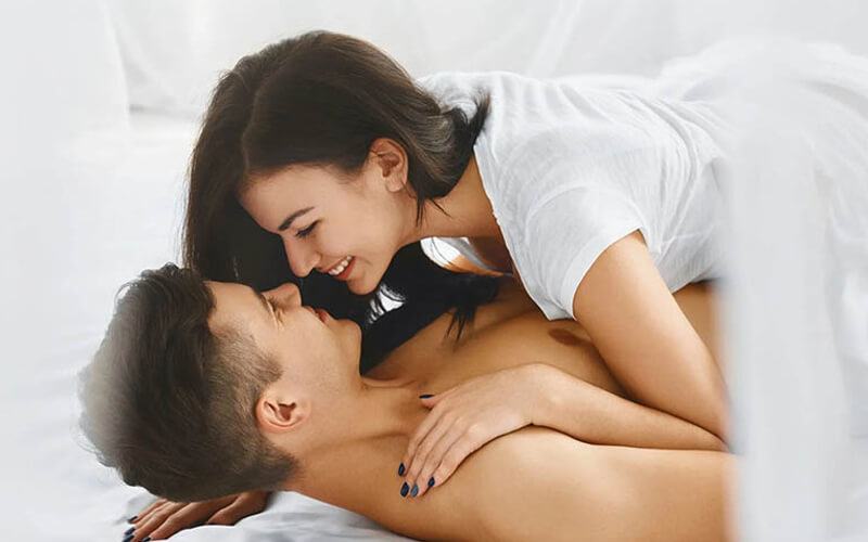 5 cách hư của vợ trên giường khiến chàng say mê không rời